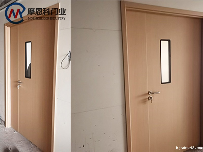 Features of double door medical door: